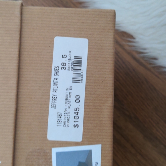 Classic Louboutin stilettos - Picture 9 of 9